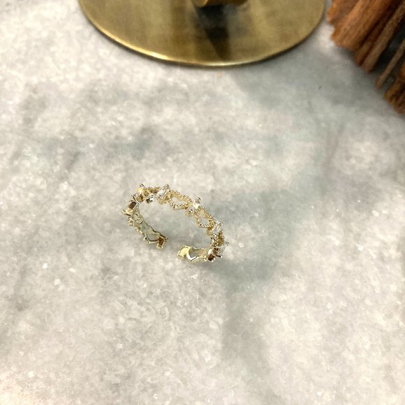 'Hearts Aligned' Hollow Cut Accent Zirconia Adjustable Gold Ring - Picture 7 of 7